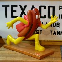WIENERSCHNITZEL POLYRESIN STATUE