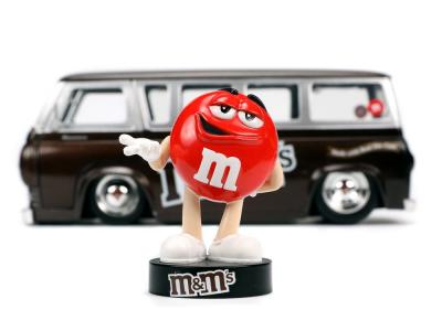 M&M's 1965 FORD ECONOLINE W/ RED FIGURE