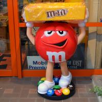 M&Ms CHARACTER STORE  DISPLAY (RED)